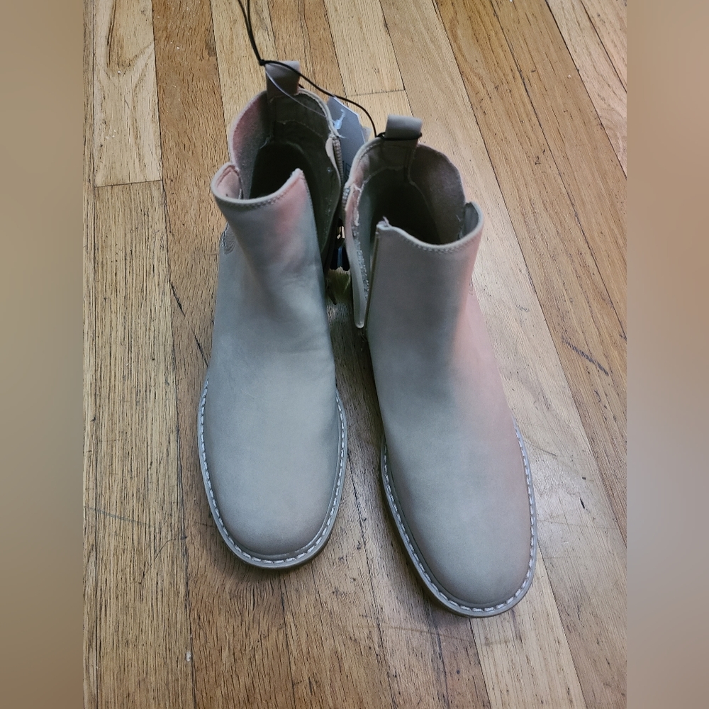 SOLD Times & Tru Boots